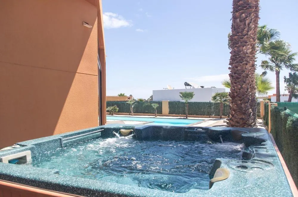 Villa La Marosca - Jacuzzi, Private Pool, 3 Bedrooms カレタ・デ・フステ